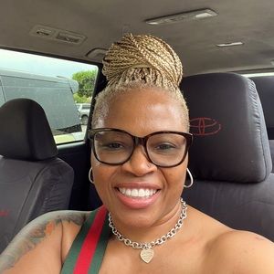 Meet your Posher, Angenette